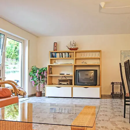 Beautiful In With Kitchen *